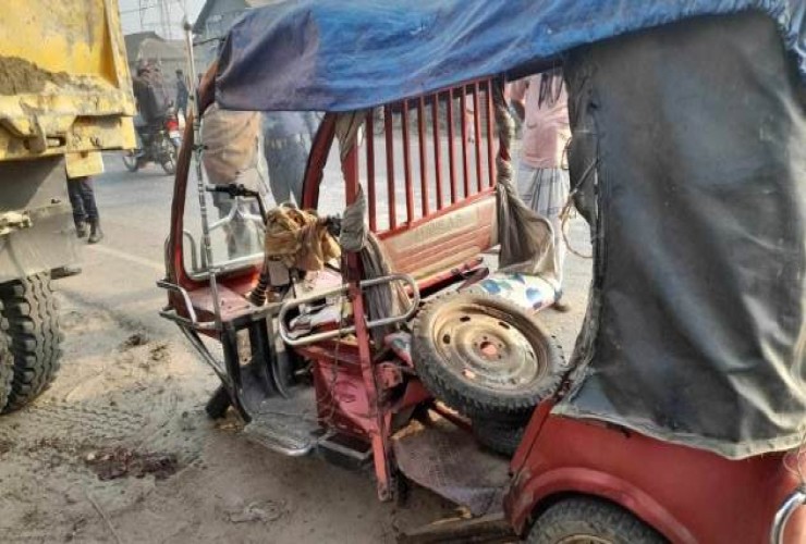 ঘাটাইলে ড্রাম ট্রাক-অটোরিক্সার মুখোমুখি সাংর্ঘষে নিহত ১